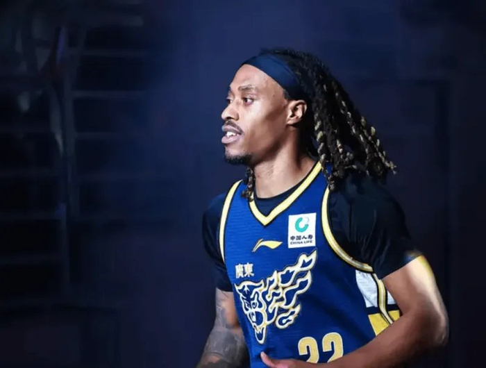 kaiyun-杜锋终于弃用麦考尔！上场就拖节奏影响队友，趁机补强护框大外吧|广东|纯纯|王少杰|朱芳雨|徐杰_新浪体育_新浪新闻